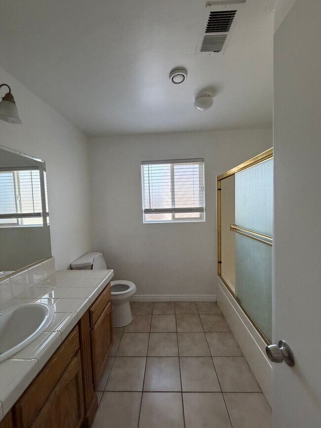 Building Photo - 5800 Potenza Ln