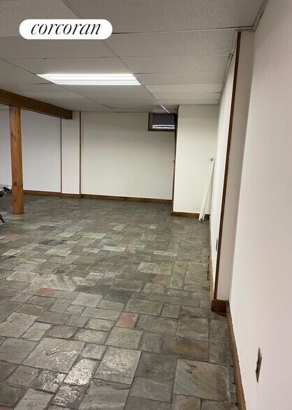 Building Photo - 20 Magee Dr