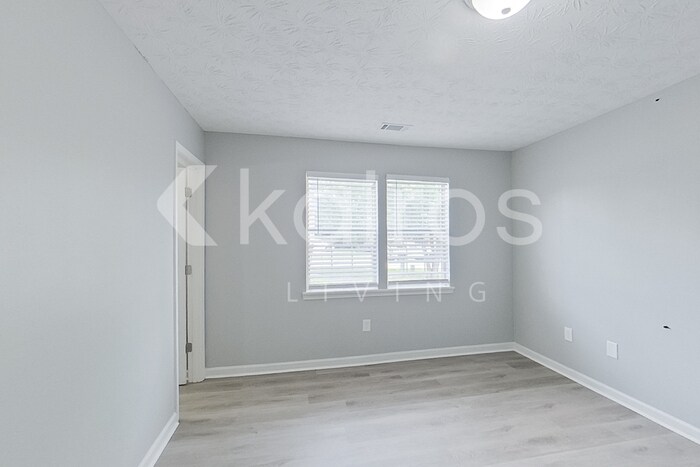Building Photo - 110 Fawn Dr