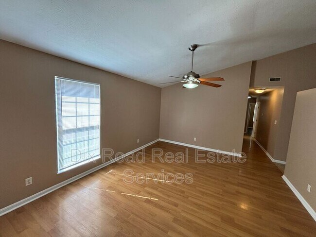 Building Photo - 954 Hathaway Dr