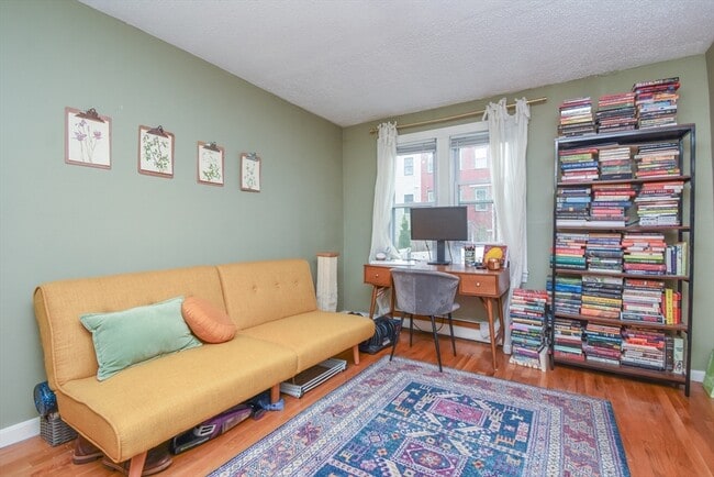 Building Photo - 99 Bartlett St