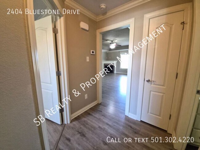 Building Photo - 2404 Bluestone Dr