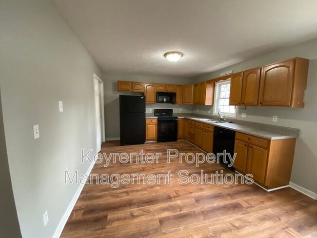 Building Photo - 1050 B St