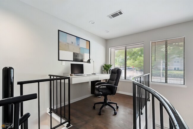Building Photo - 20 Finch Trl NE