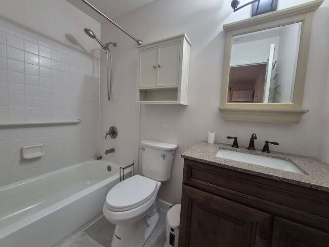 Building Photo - 40 Nicole Dr