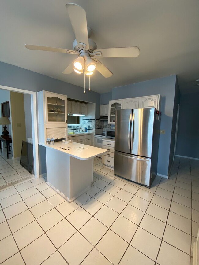 Primary Photo - 5 Bed/3 Bath UC Rental Located on McMillan...