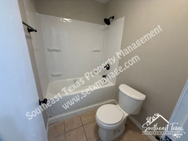 Building Photo - 445 N 18th St