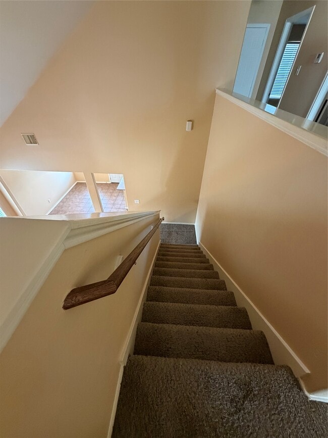 Building Photo - 8835 Old Maple Ln