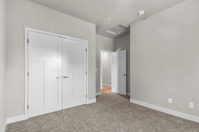 Building Photo - 5380 N Union Blvd