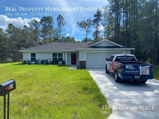Primary Photo - 958 W Geneva Pl