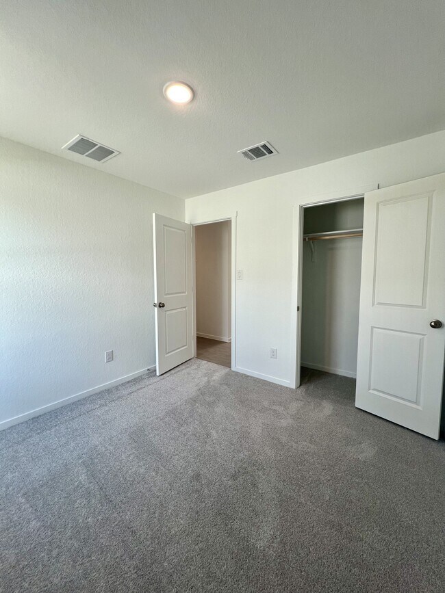 Building Photo - 9175 Trails End