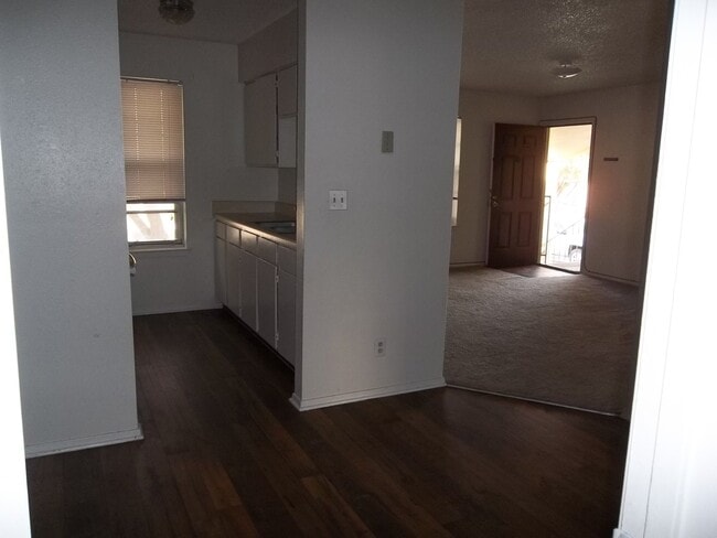 Building Photo - 1107 Whitney Pl Dr