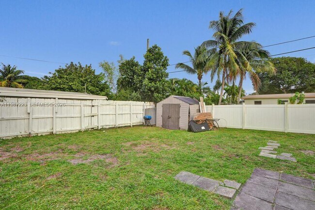 Building Photo - 3500 SW 37th St