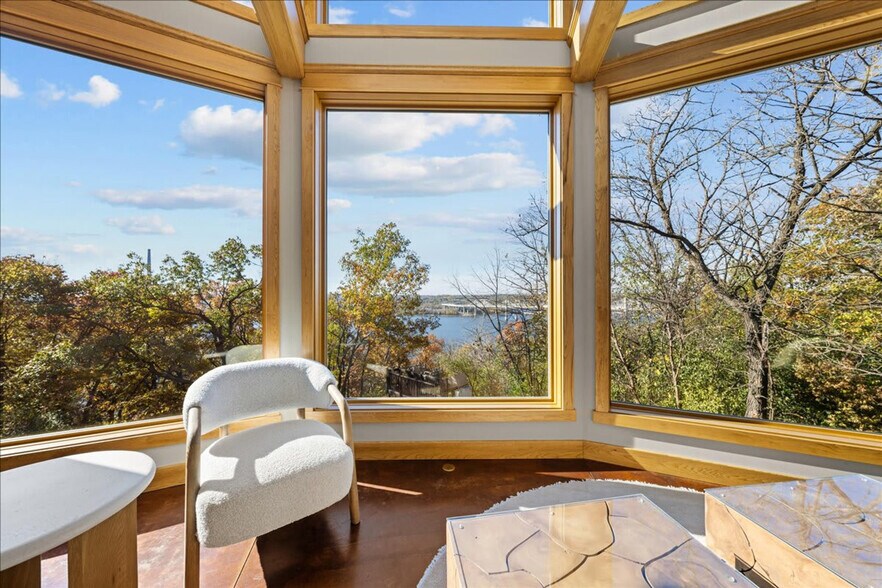 Building Photo - 1248 WI-35