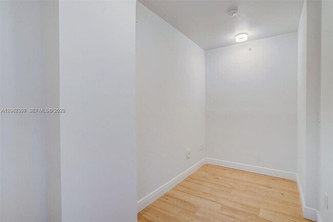 Building Photo - 2425 SW 27th Ave