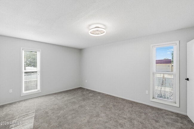 Building Photo - 16817 N Meadow Park Dr