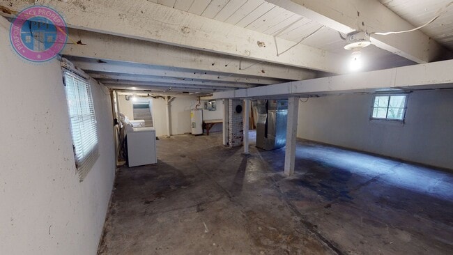 Building Photo - Prime Location - Mt. Tabor Craftsman! Covered Front Porch & Fenced Backyard