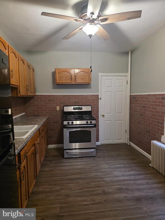 Building Photo - 1003 Maple St