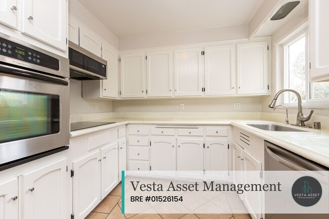 Building Photo - Spacious 4-Bedroom Home in a Desirable Concord Neighborhood