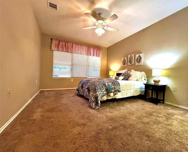 Building Photo - 13600 Breton Ridge St