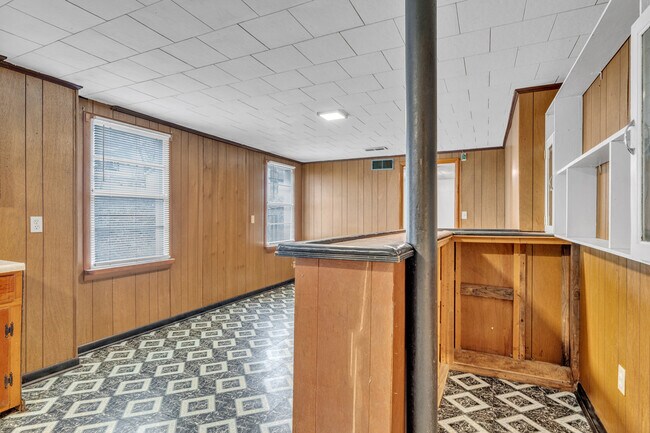 Building Photo - 4413 6th Ave