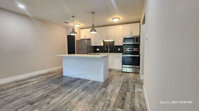 Building Photo - Anic Groves***Two Bedroom, Two Bath***Coming Soon!***Webster Groves**In Unit Washer & Dryer***Pat...