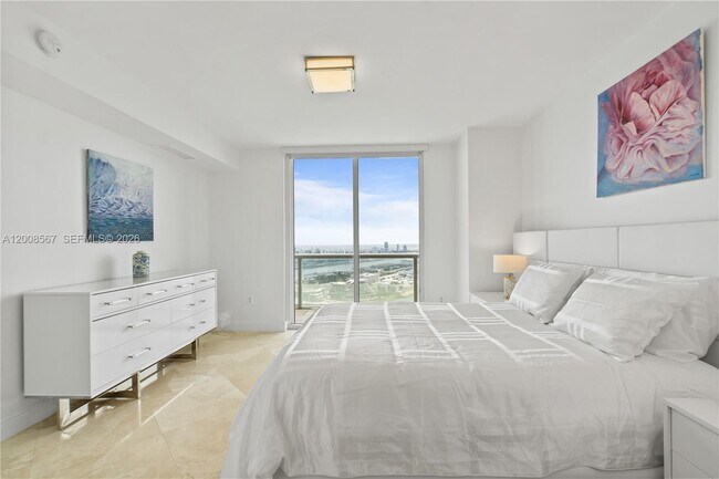 Building Photo - 50 Biscayne Blvd