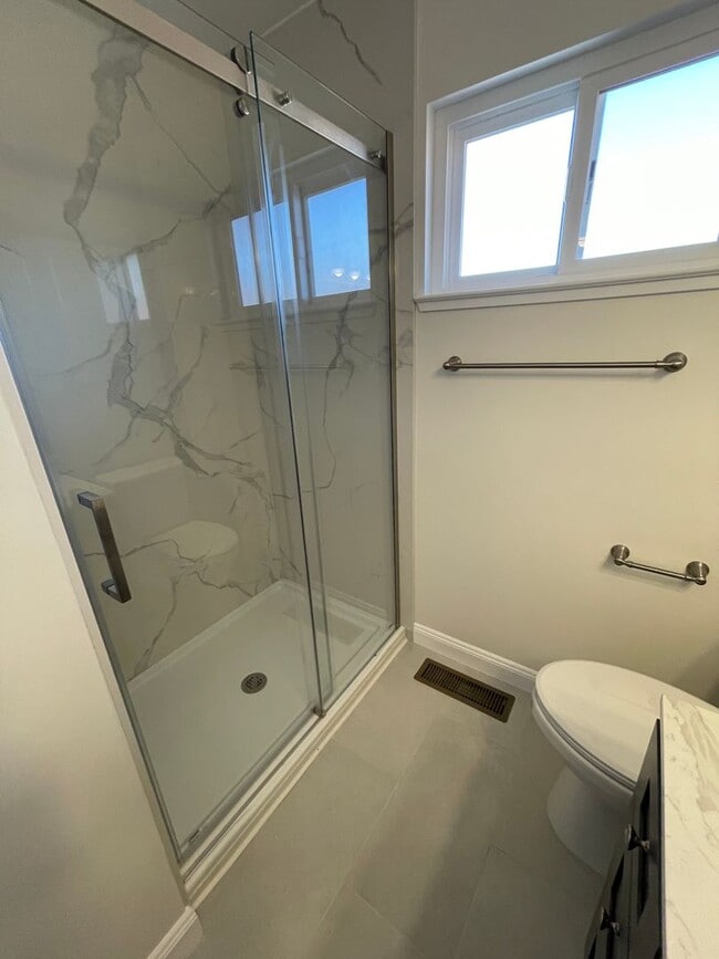 Building Photo - Newly Renovated 4 Bedroom Home with Views