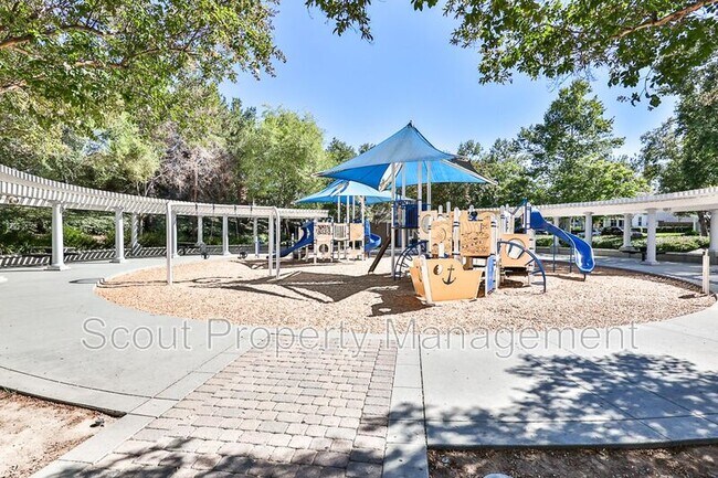 Building Photo - 28814 S Lake Dr