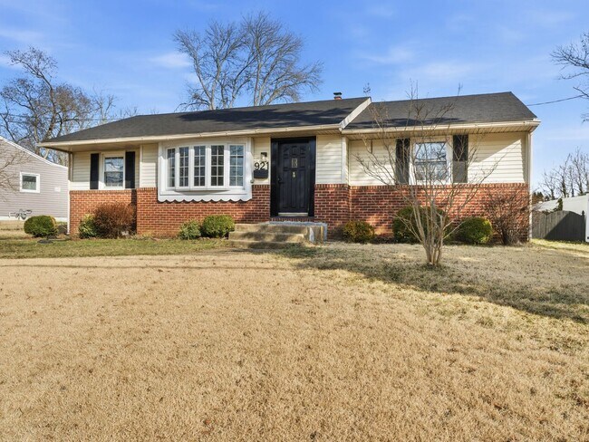 Building Photo - Charming Renovated 4-Bedroom Rental with Spacious Backyard & Bonus Basement Space in Somerdale