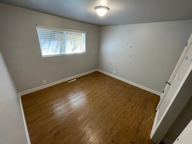 Building Photo - 1168 E 600 S