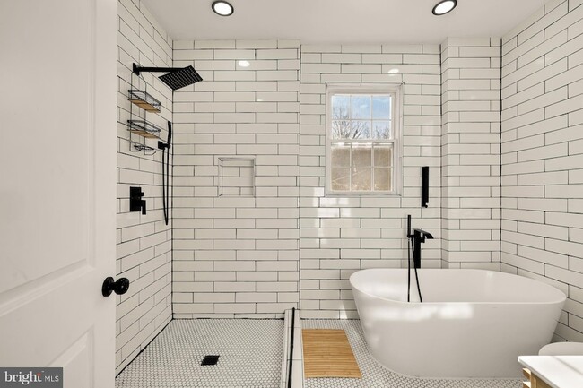 Building Photo - 3422 Pennsylvania Ave. SE