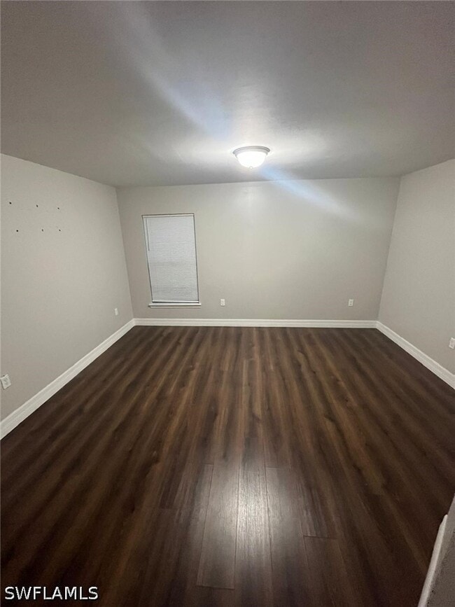 Building Photo - 742 Center Lake St