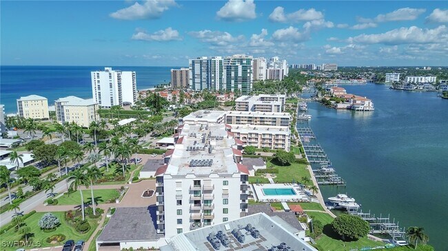 Building Photo - 3430 Gulf Shore Blvd N