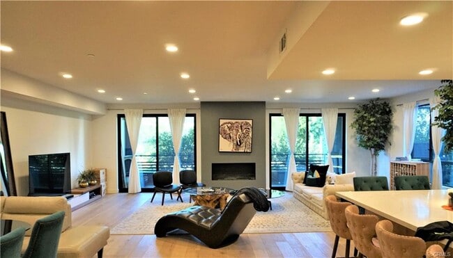 Building Photo - 5110 Whitsett Ave