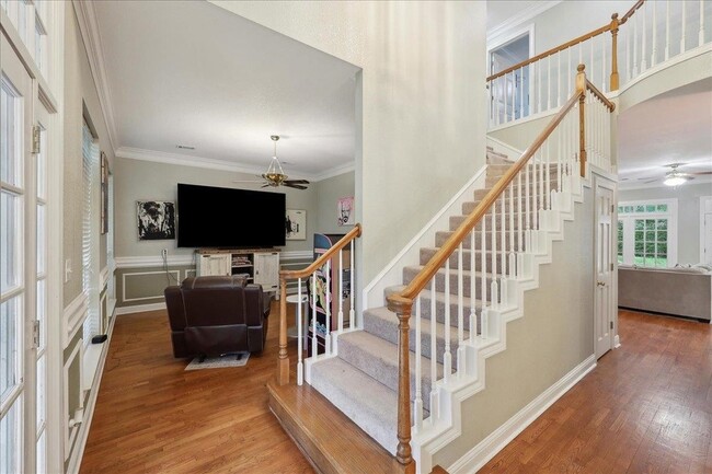 Building Photo - 4 Twin Cir Dr