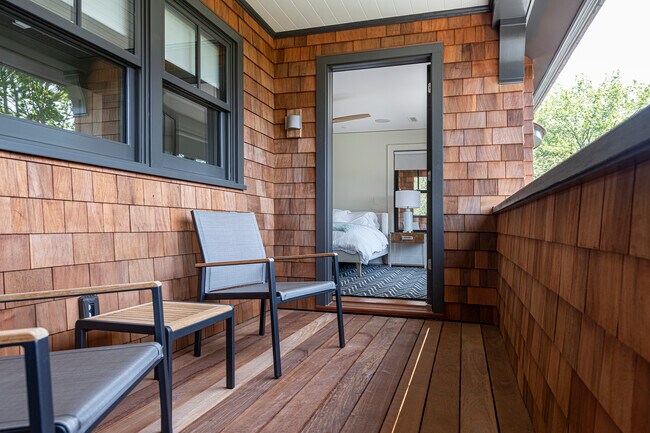 Building Photo - 9 Arlington Ave