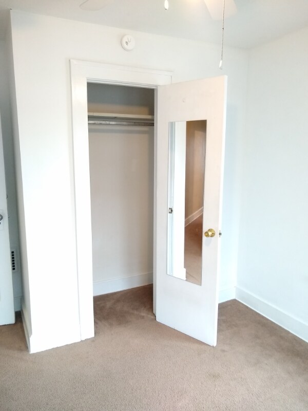 Building Photo - 2658 Deming Ave