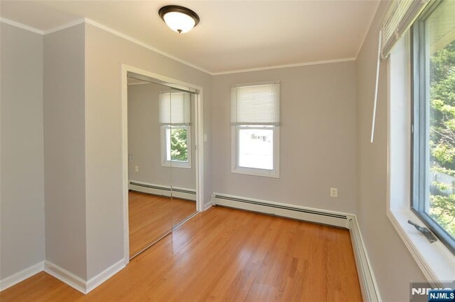 Building Photo - 142 Grand 2