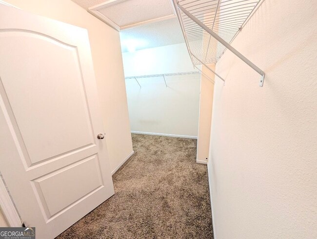 Building Photo - 215 Brooklet Cir