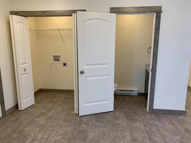 Building Photo - 831 Gibbon St