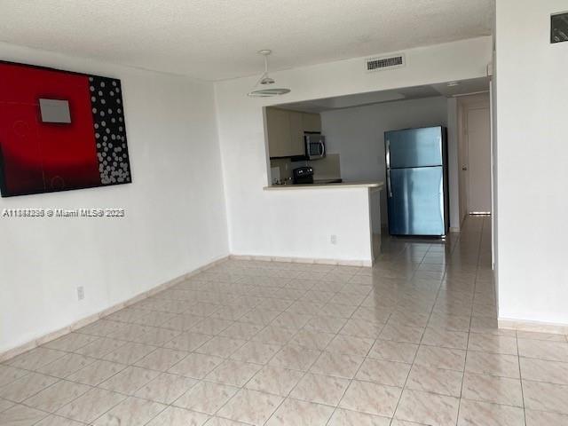 Building Photo - 5401 Collins Ave