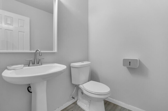 Building Photo - 6006 Barany Ct