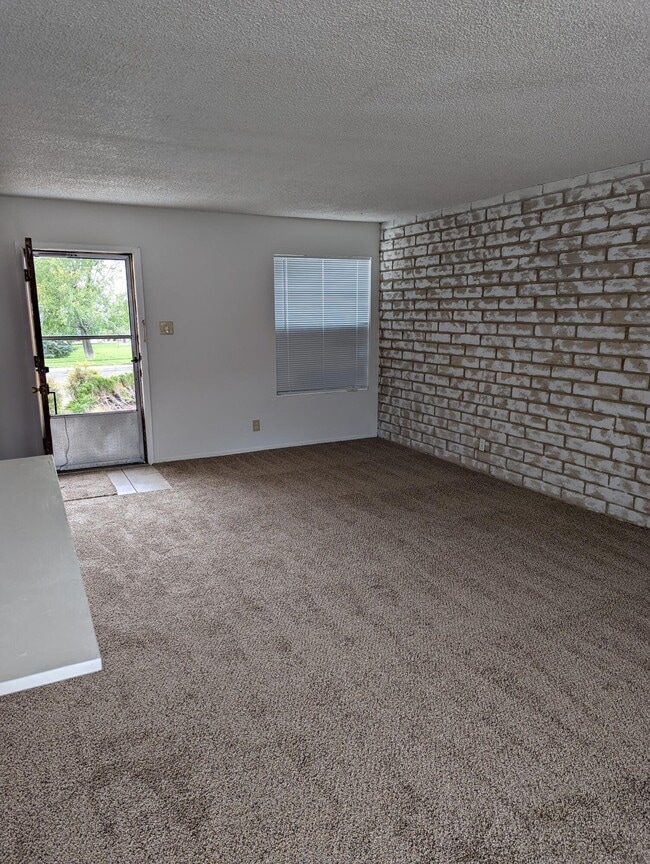 Building Photo - 1112 Zena Lona St NE