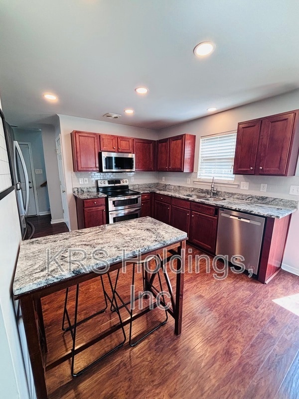 Building Photo - 3407 Thornsett Dr