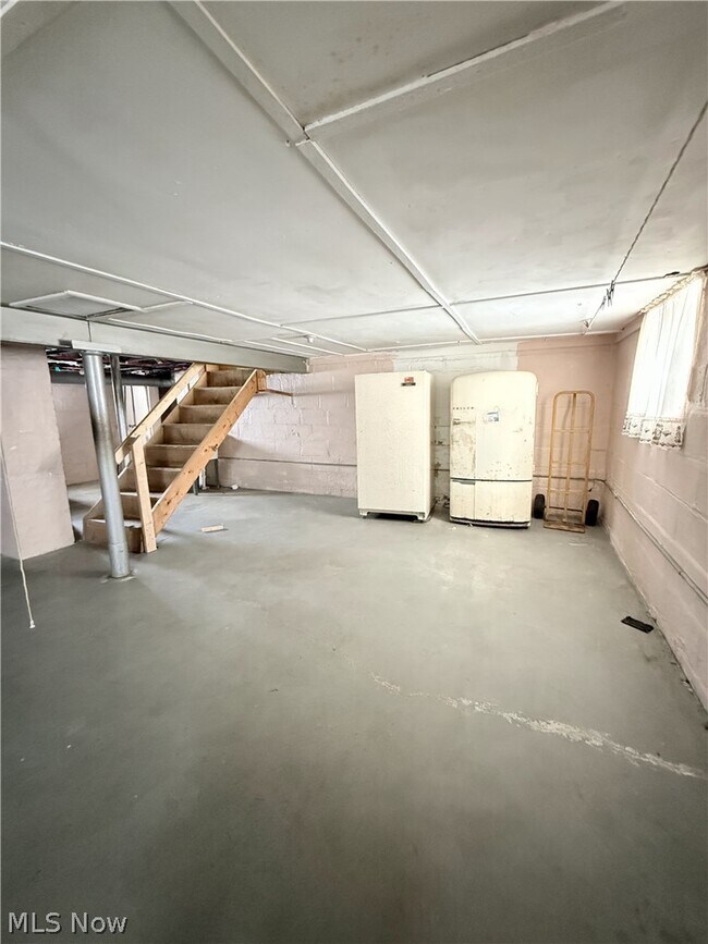 Building Photo - 1253 California Ave