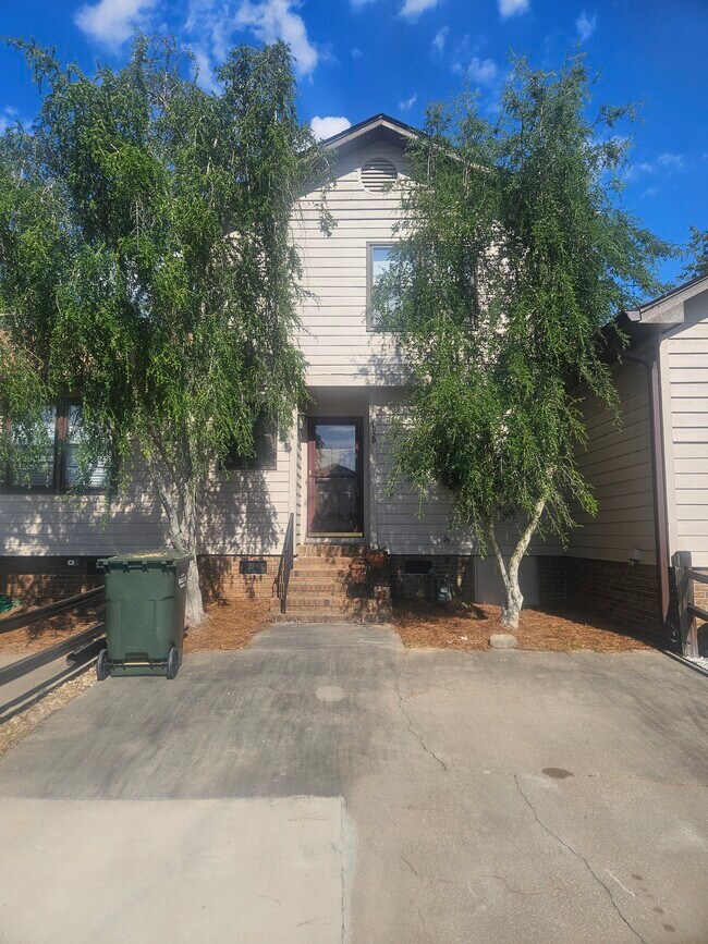 Primary Photo - 103B Sunningdale