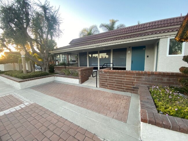 Building Photo - Luxurious 3 Bedroom Cypress Townhouse for Rent!