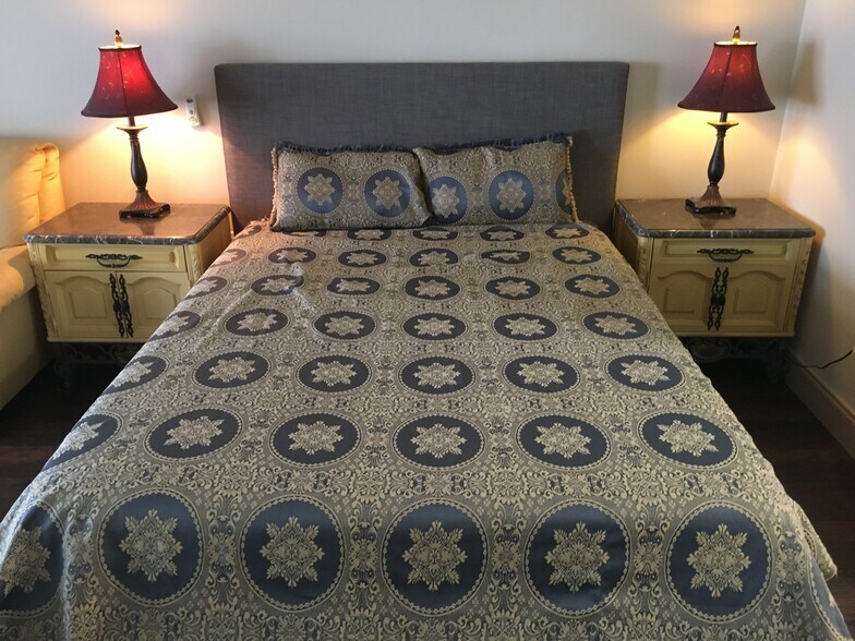 Furnished - 38 Gables Blvd