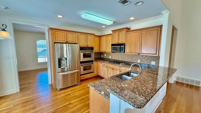 Building Photo - 9008 Arden Meadows Dr